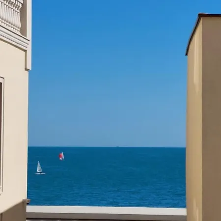 Supreme Danieli - By The Sea Apartmán *