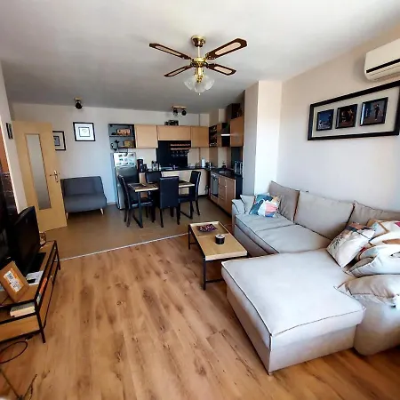 Supreme Danieli - By The Sea Apartament *